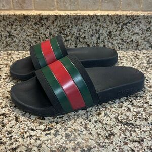 Gucci Pursuit 72 slides